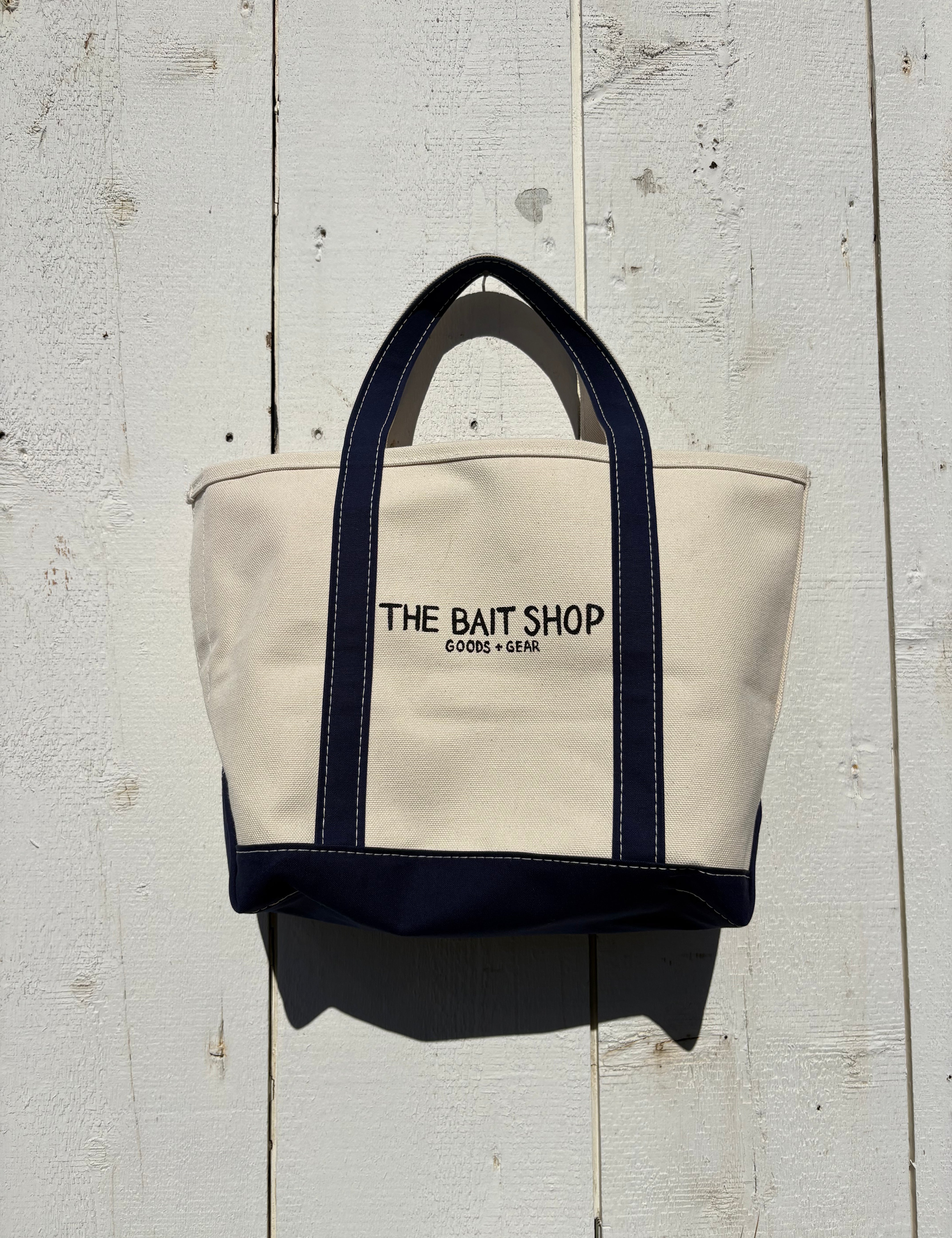 THE SHARK TOTE - NAVY